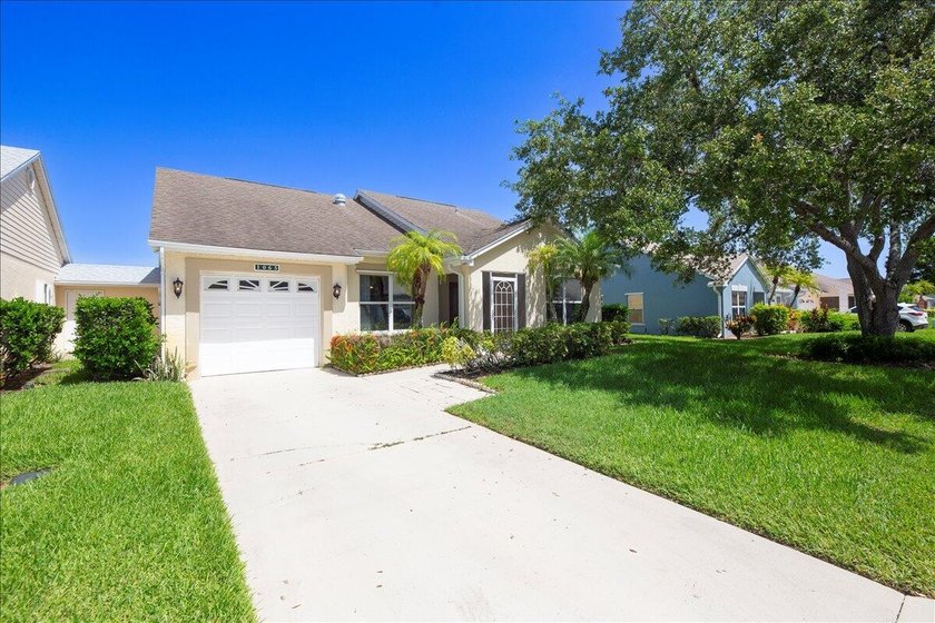 Welcome to Kings Isle, one of Pt St Lucie's most desired, active - photo 4