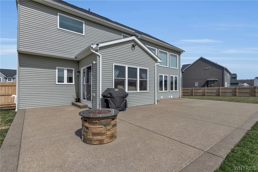 Looking for land, community, and move-in-ready comfort? Look no - photo 31