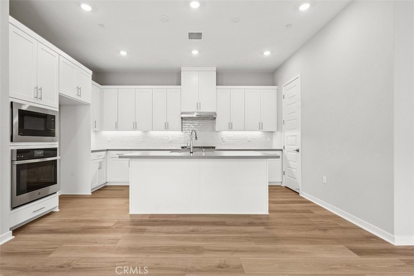 Welcome to this stunning, New Home at Lavender by Tri Pointe - photo 4