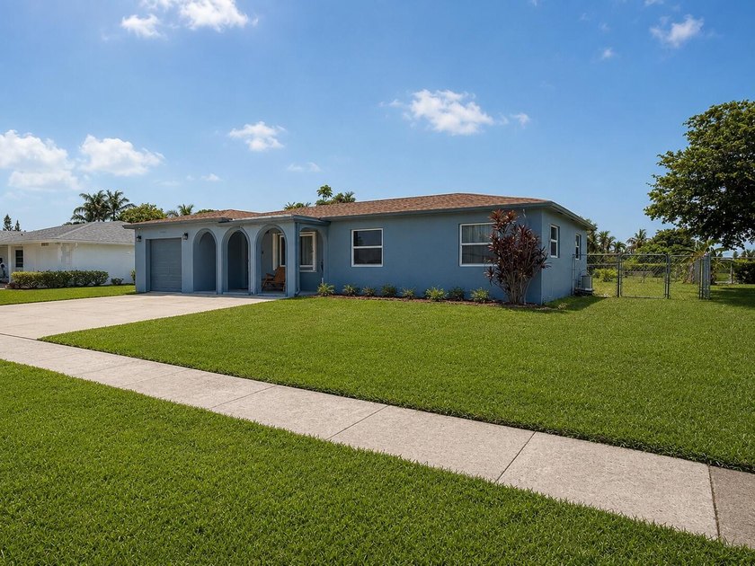 Welcome to this 4 bedroom 2 bath home offering the perfect blend - photo 2