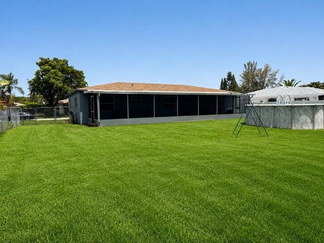 Welcome to this 4 bedroom 2 bath home offering the perfect blend - photo 4