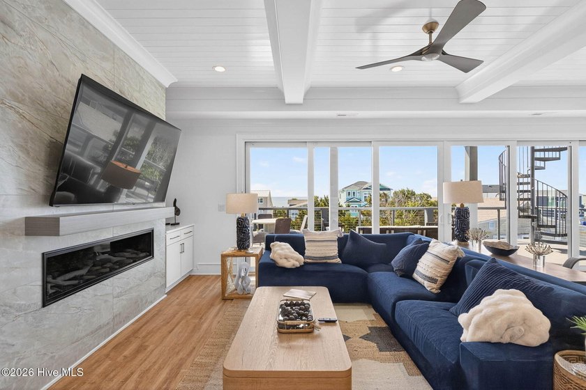 Welcome to 164 E Second Street in Ocean Isle Beach, a stunning - photo 12
