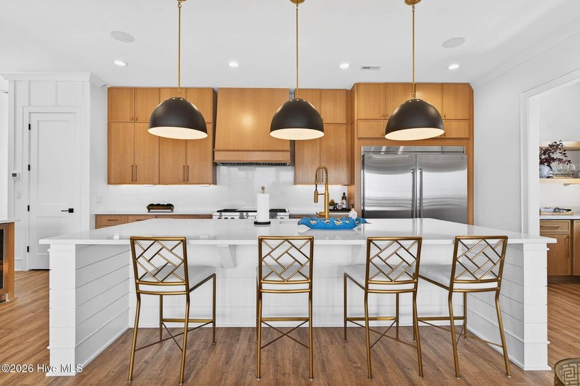 Welcome to 164 E Second Street in Ocean Isle Beach, a stunning - photo 17