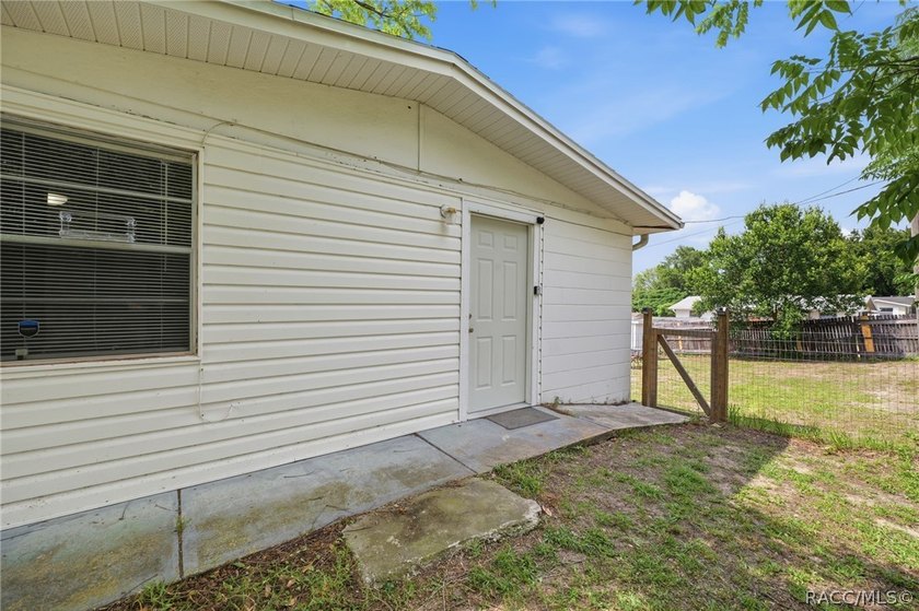Nestled on a thoughtfully 0.14-acre lot, this charming 2-bedroom - photo 19