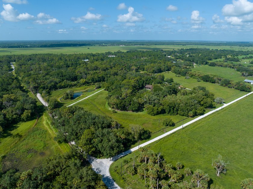 Just listed, this property offers the perfect blend of secluded - photo 2
