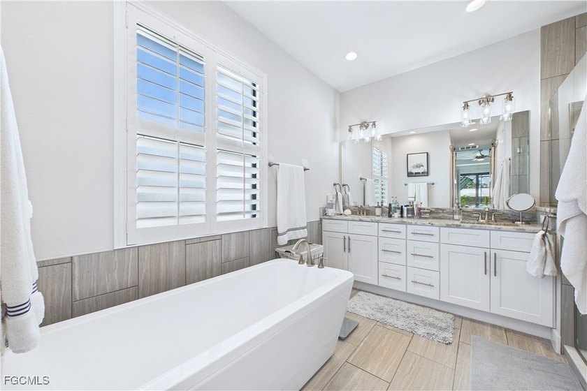 Exceptional Value | Gulf Access | Triple Lot | Fully Fenced Now - photo 32
