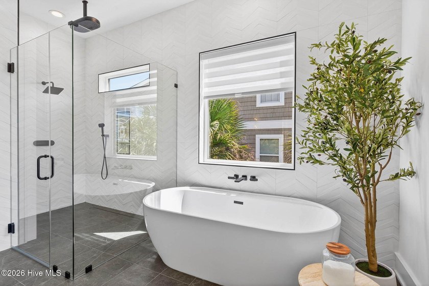 Welcome to 164 E Second Street in Ocean Isle Beach, a stunning - photo 47