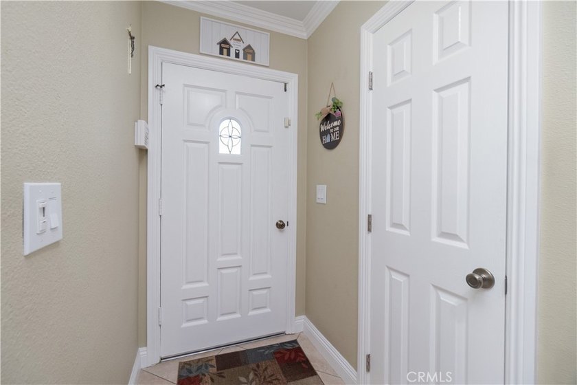 MUST SEE! SINGLE-STORY TURNKEY SANTA ANA HOME! POSSIBLE ADU - photo 8