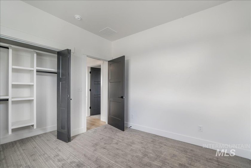 Luxury, location and privacy! Located in Twin Falls newest - photo 15