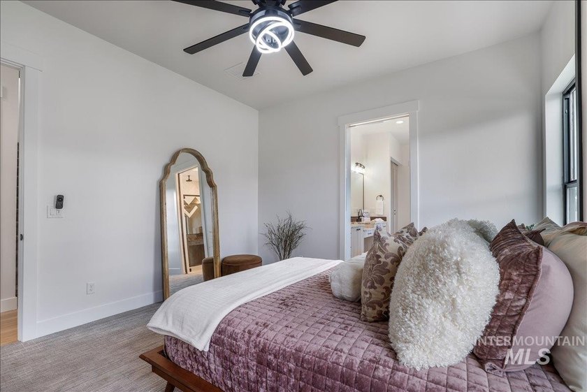 Luxury, location and privacy! Located in Twin Falls newest - photo 21