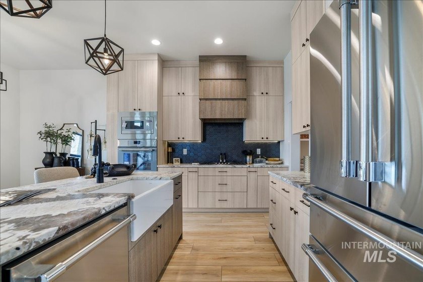 Luxury, location and privacy! Located in Twin Falls newest - photo 38