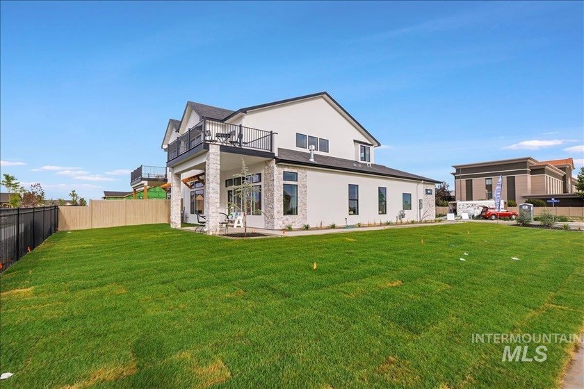 Luxury, location and privacy! Located in Twin Falls newest - photo 47