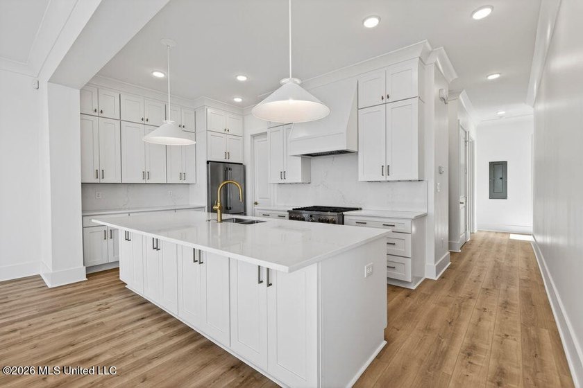 An Incredible Opportunity to Own Gulf-Front Luxury. Don't miss - photo 8