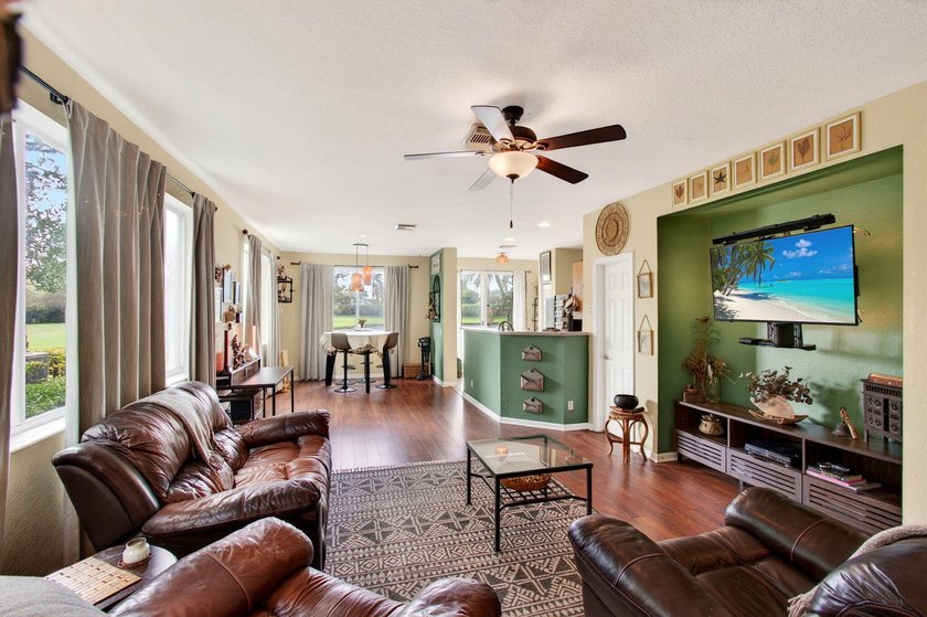 Beautifully maintained 3-bedroom, 2.5-bath townhome with a 1-car - photo 11