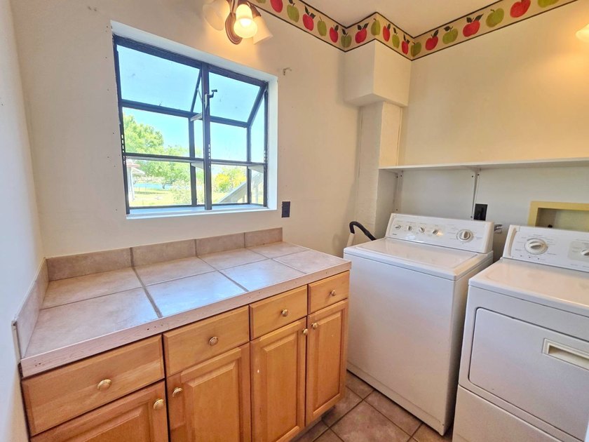 LAKEPORT - WATERFRONT ON BOTH SIDES! Discover this stunning and - photo 14