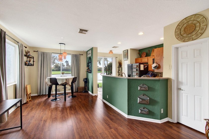 Beautifully maintained 3-bedroom, 2.5-bath townhome with a 1-car - photo 14