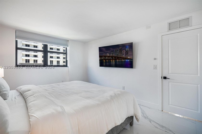 Masterfully reimagined, this stunning 2-bedroom, 2-bathroom - photo 22