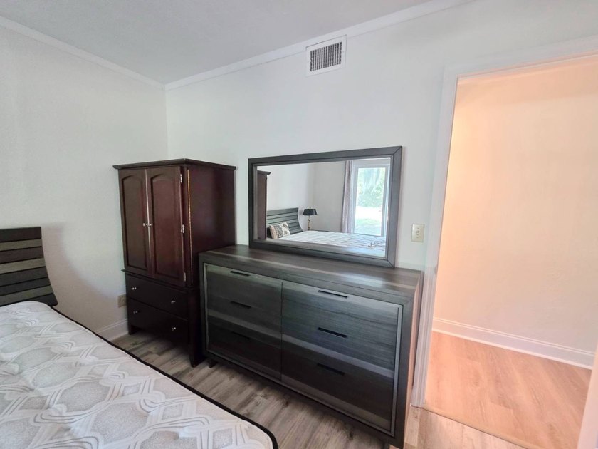 LAKEPORT - WATERFRONT ON BOTH SIDES! Discover this stunning and - photo 25