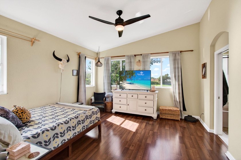 Beautifully maintained 3-bedroom, 2.5-bath townhome with a 1-car - photo 32