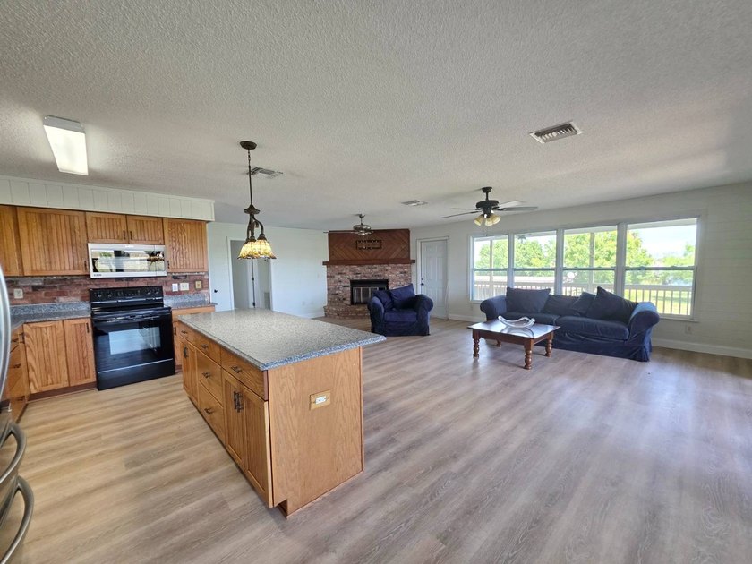 LAKEPORT - WATERFRONT ON BOTH SIDES! Discover this stunning and - photo 36