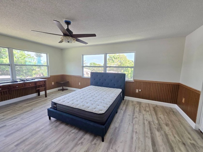 LAKEPORT - WATERFRONT ON BOTH SIDES! Discover this stunning and - photo 54