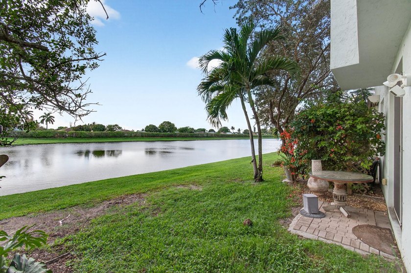 Beautifully maintained 3-bedroom, 2.5-bath townhome with a 1-car - photo 57