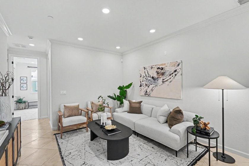 Welcome to this beautifully maintained, EAST-FACING home - photo 9