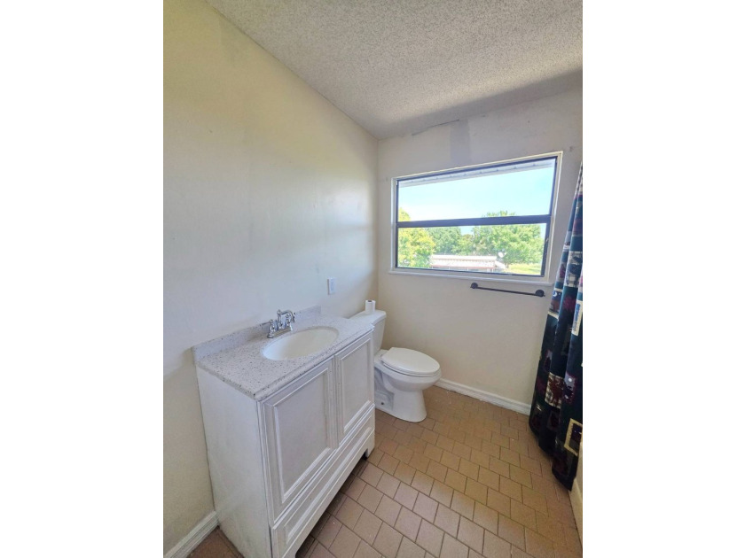 LAKEPORT - WATERFRONT ON BOTH SIDES! Discover this stunning and - photo 59