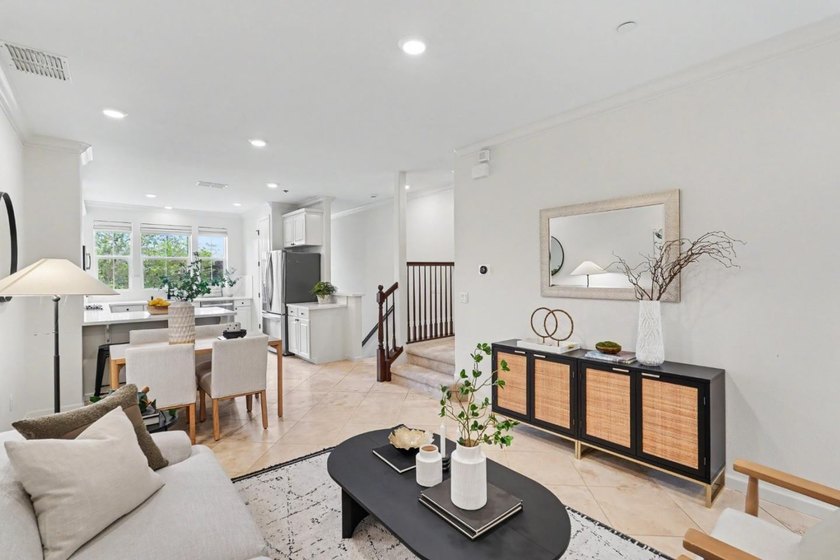 Welcome to this beautifully maintained, EAST-FACING home - photo 10
