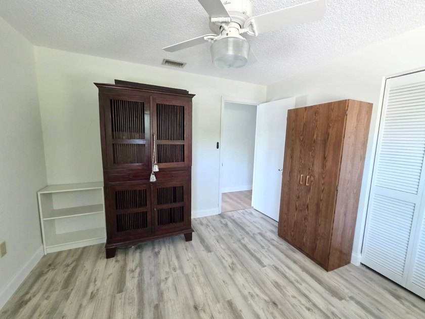 LAKEPORT - WATERFRONT ON BOTH SIDES! Discover this stunning and - photo 60