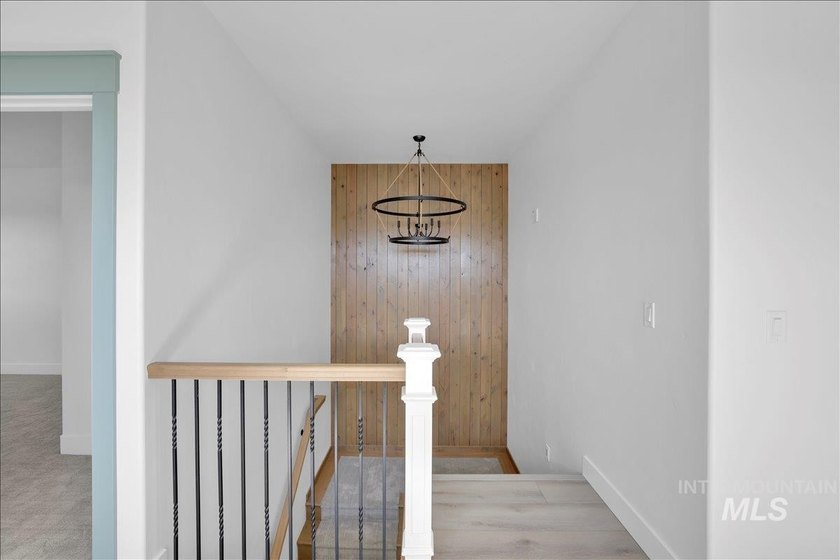 Luxury, location and privacy! Located in Twin Falls newest - photo 13