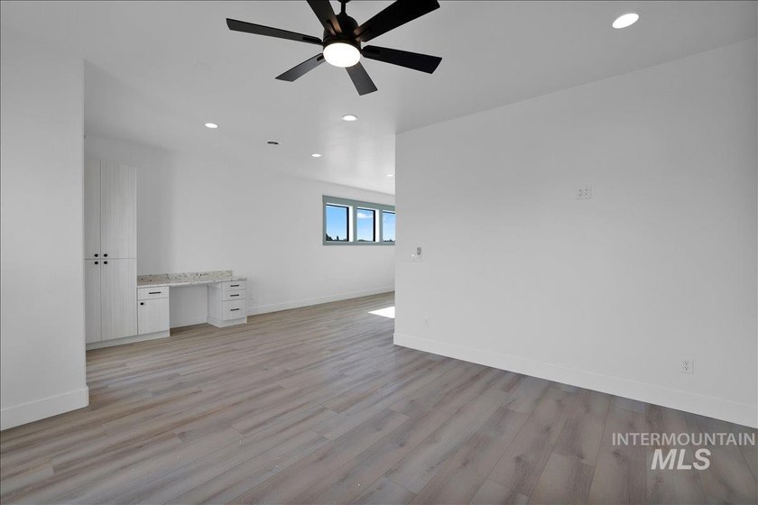 Luxury, location and privacy! Located in Twin Falls newest - photo 19