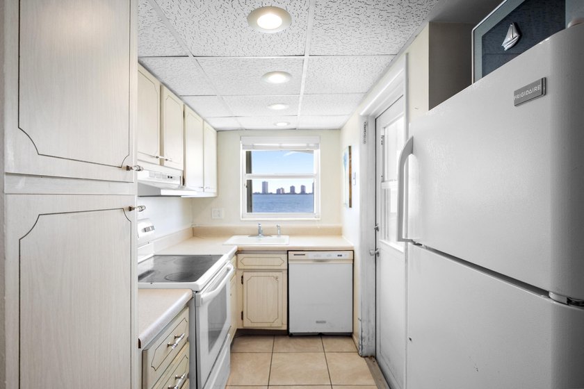 Wake up to million-dollar direct Intracoastal views of the - photo 20