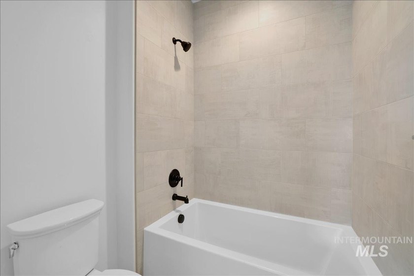 Luxury, location and privacy! Located in Twin Falls newest - photo 23