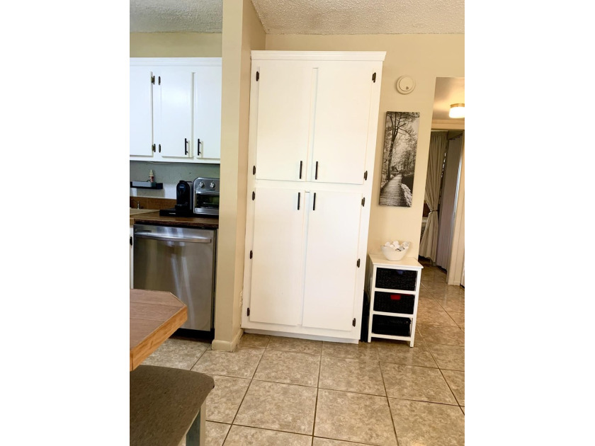 THIS IS TRULY A MUST SEE IN PERSON IN ORDER TO CAPTURE THE - photo 23