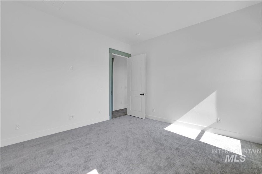 Luxury, location and privacy! Located in Twin Falls newest - photo 30