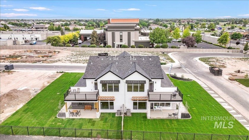 Luxury, location and privacy! Located in Twin Falls newest - photo 45