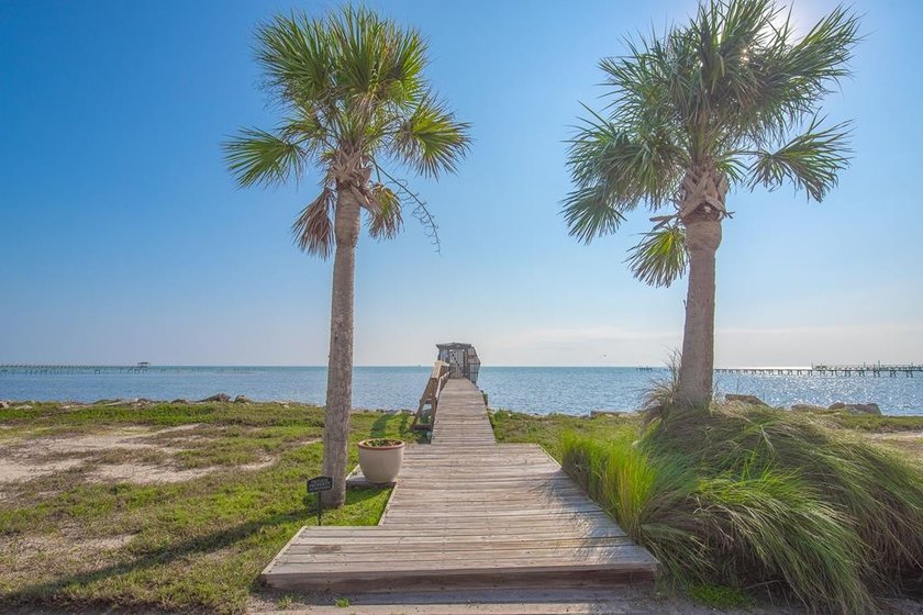 Set along historic Water Street, this beautifully refreshed - photo 45