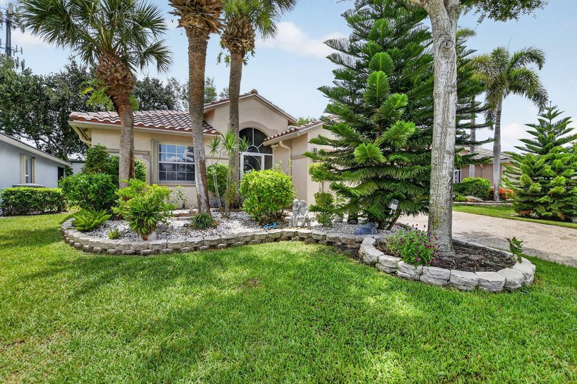 Welcome to this beautifully updated 3-bedroom, 2-bathroom home - photo 4