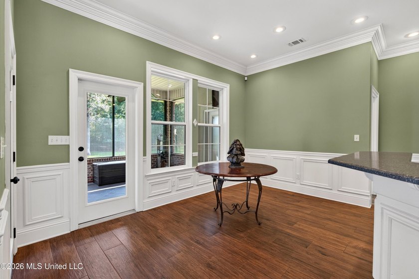 GORGEOUS JASSBY BUILT HOME WITH 4 BEDROOM AND 2.5 BATHS - photo 11