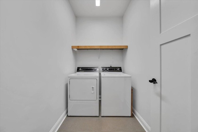 Prime location near Westlake shopping, dining, and everyday - photo 12