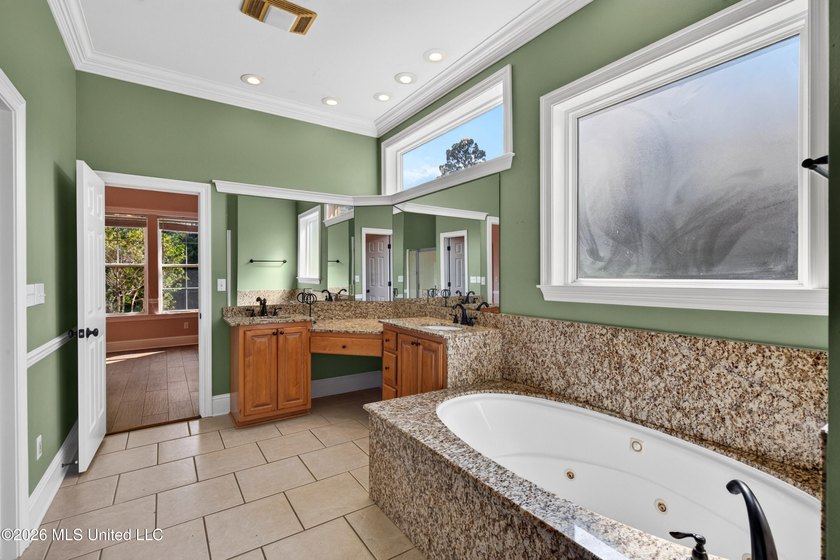 GORGEOUS JASSBY BUILT HOME WITH 4 BEDROOM AND 2.5 BATHS - photo 21