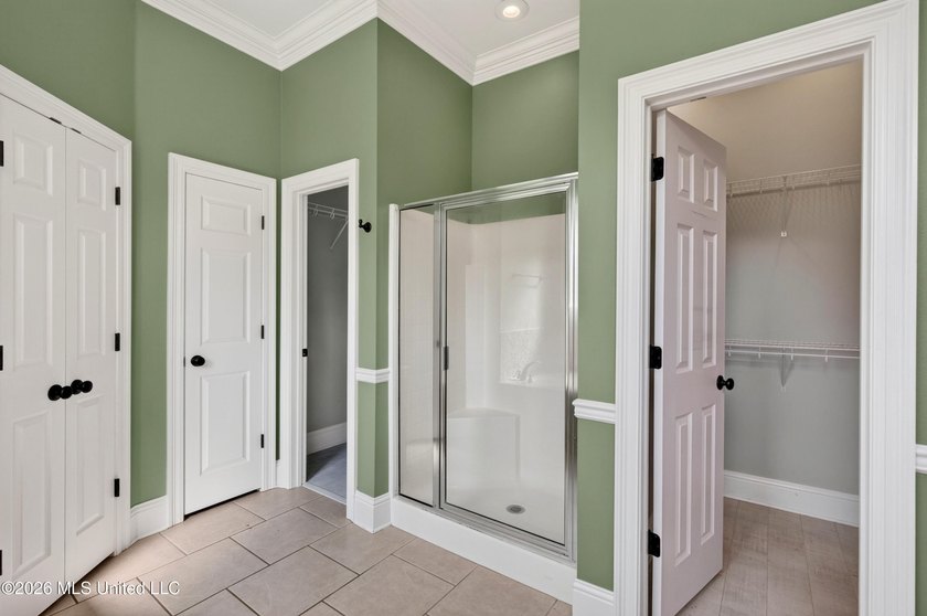 GORGEOUS JASSBY BUILT HOME WITH 4 BEDROOM AND 2.5 BATHS - photo 24