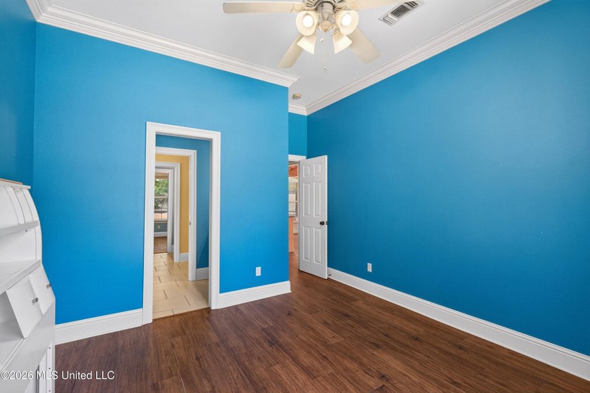 GORGEOUS JASSBY BUILT HOME WITH 4 BEDROOM AND 2.5 BATHS - photo 32