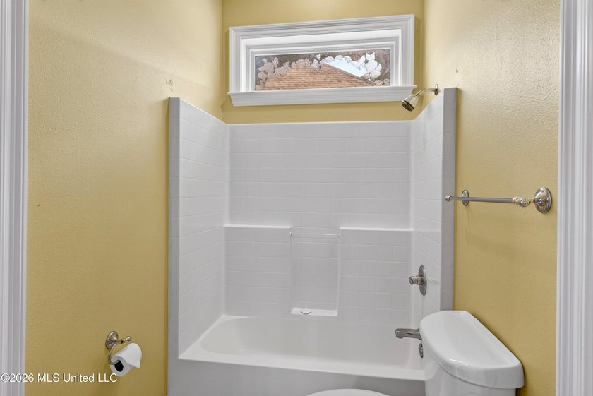 GORGEOUS JASSBY BUILT HOME WITH 4 BEDROOM AND 2.5 BATHS - photo 34