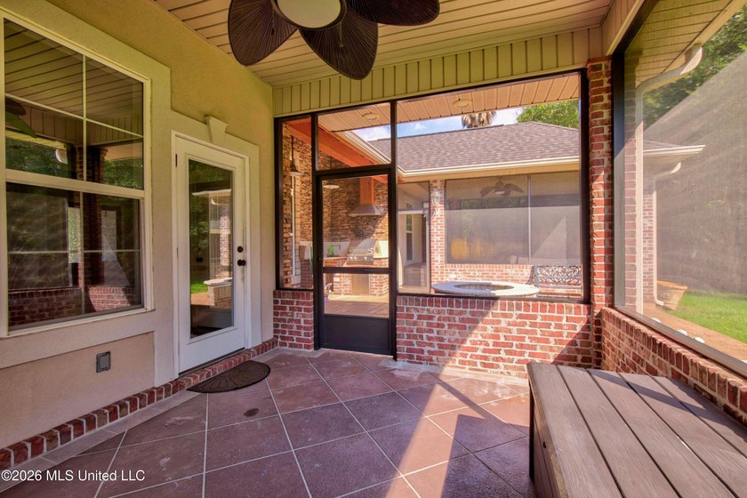 GORGEOUS JASSBY BUILT HOME WITH 4 BEDROOM AND 2.5 BATHS - photo 40