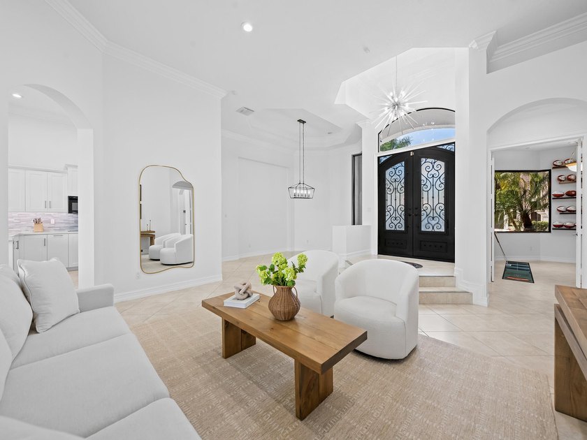 Nestled on a quiet cul-de-sac street, this beautifully - photo 10