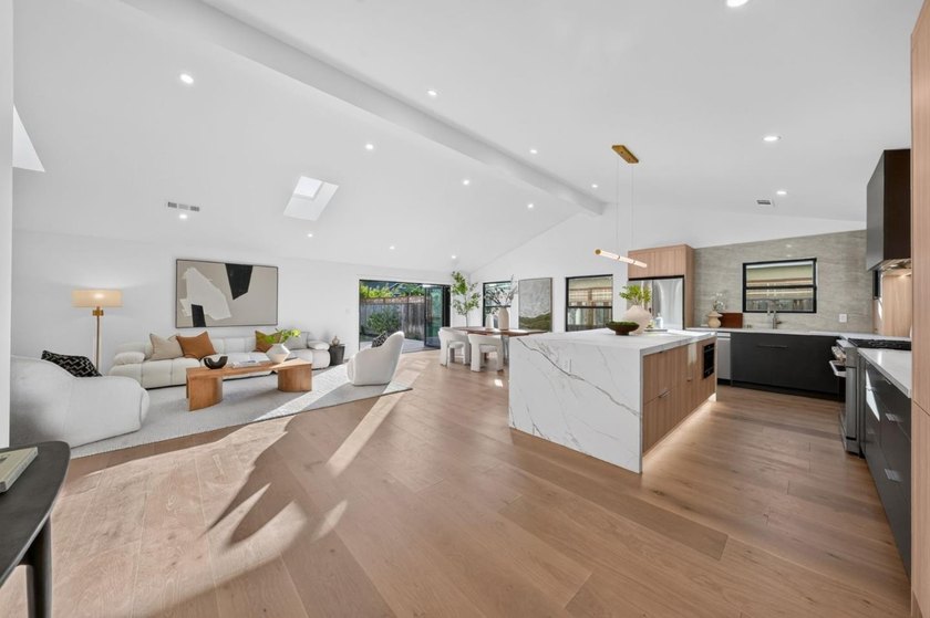 Nestled in one of Cambrian's most desirable neighborhoods, this - photo 12