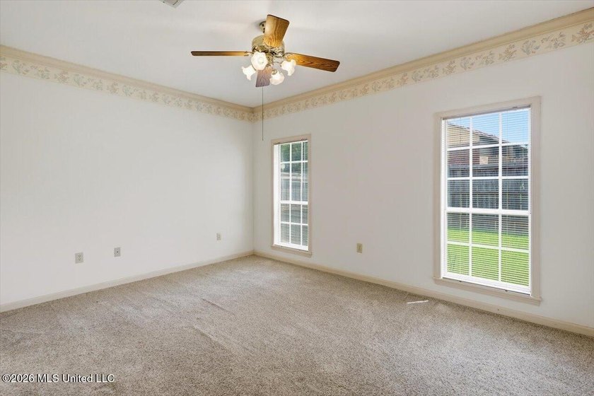 Welcome home to this charming patio/garden home offering - photo 14