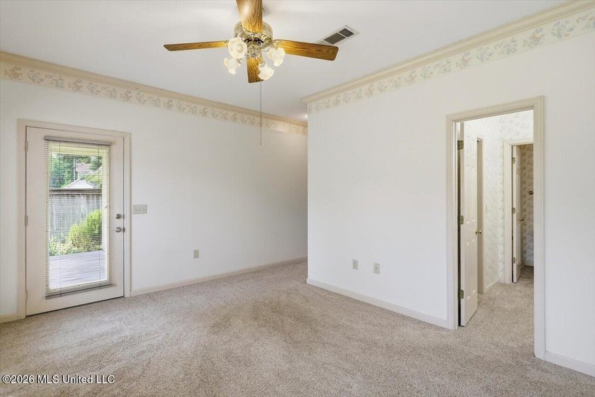 Welcome home to this charming patio/garden home offering - photo 15